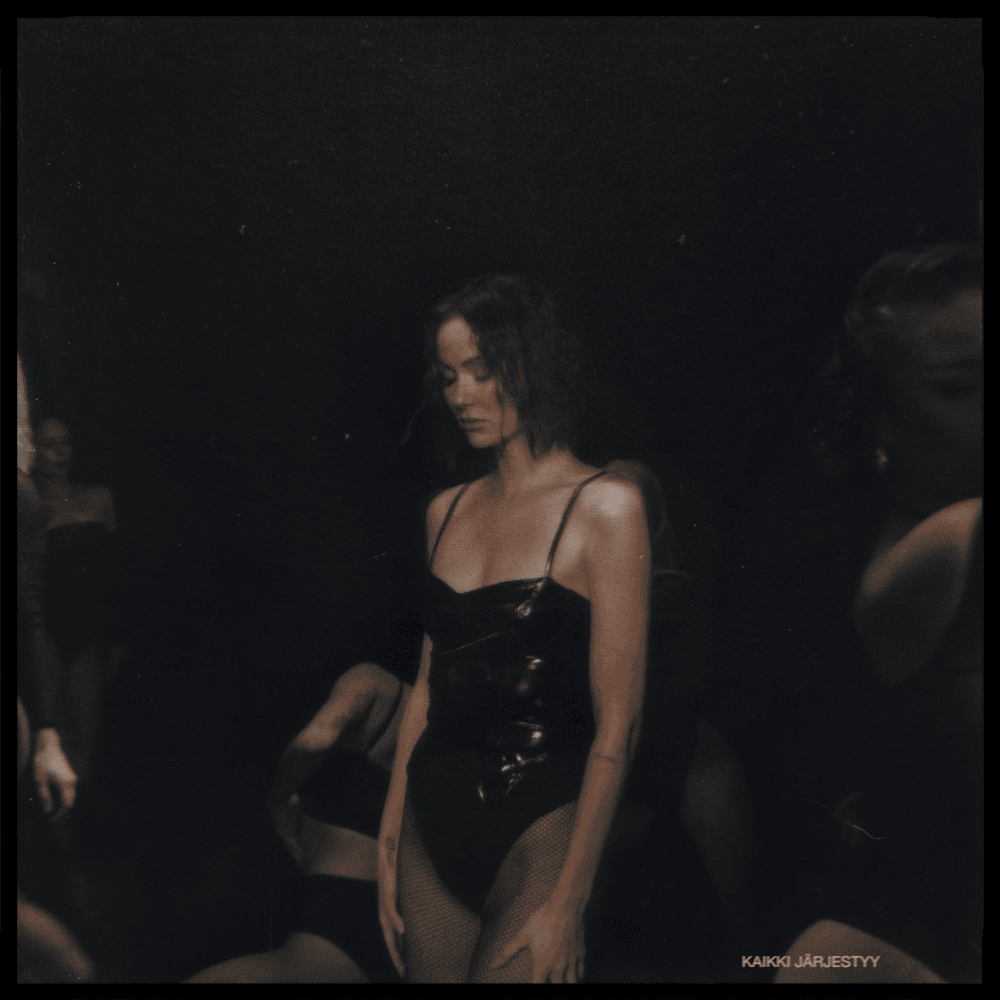 Album cover art for "Kaikki järjestyy" by Pihlaja