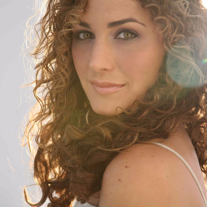 Samantha James Profile Picture Photo of Samantha James