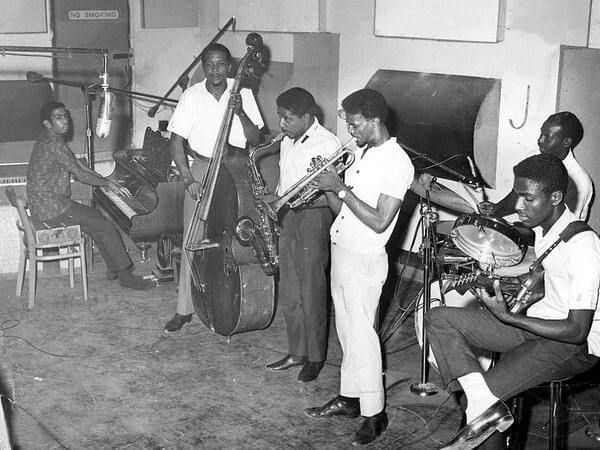 Awulaleli Yini Na? by The Soul Brothers
