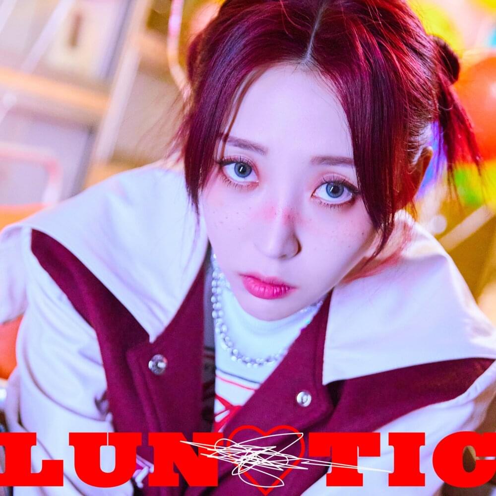 Album cover art for "LUNATIC" by Moon Byul