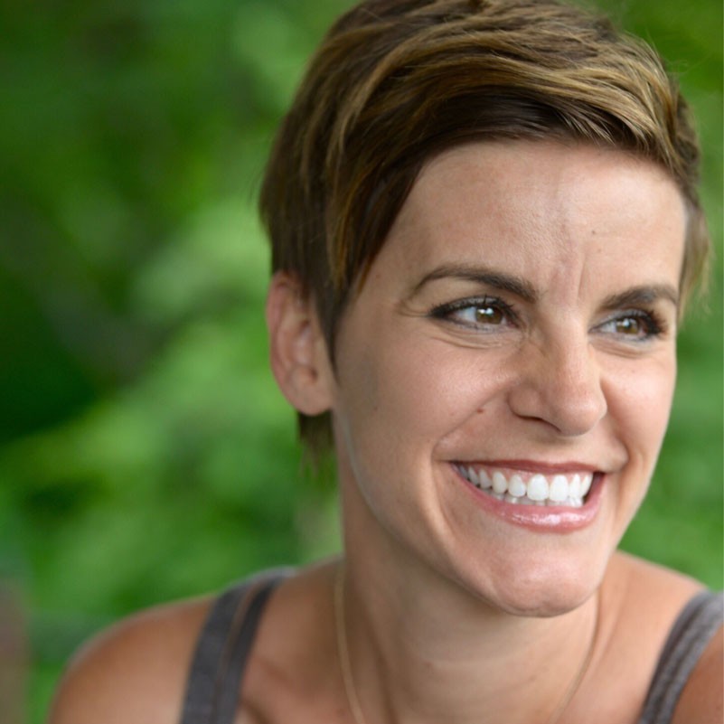 Jenn Colella Profile Picture Photo of Jenn Colella