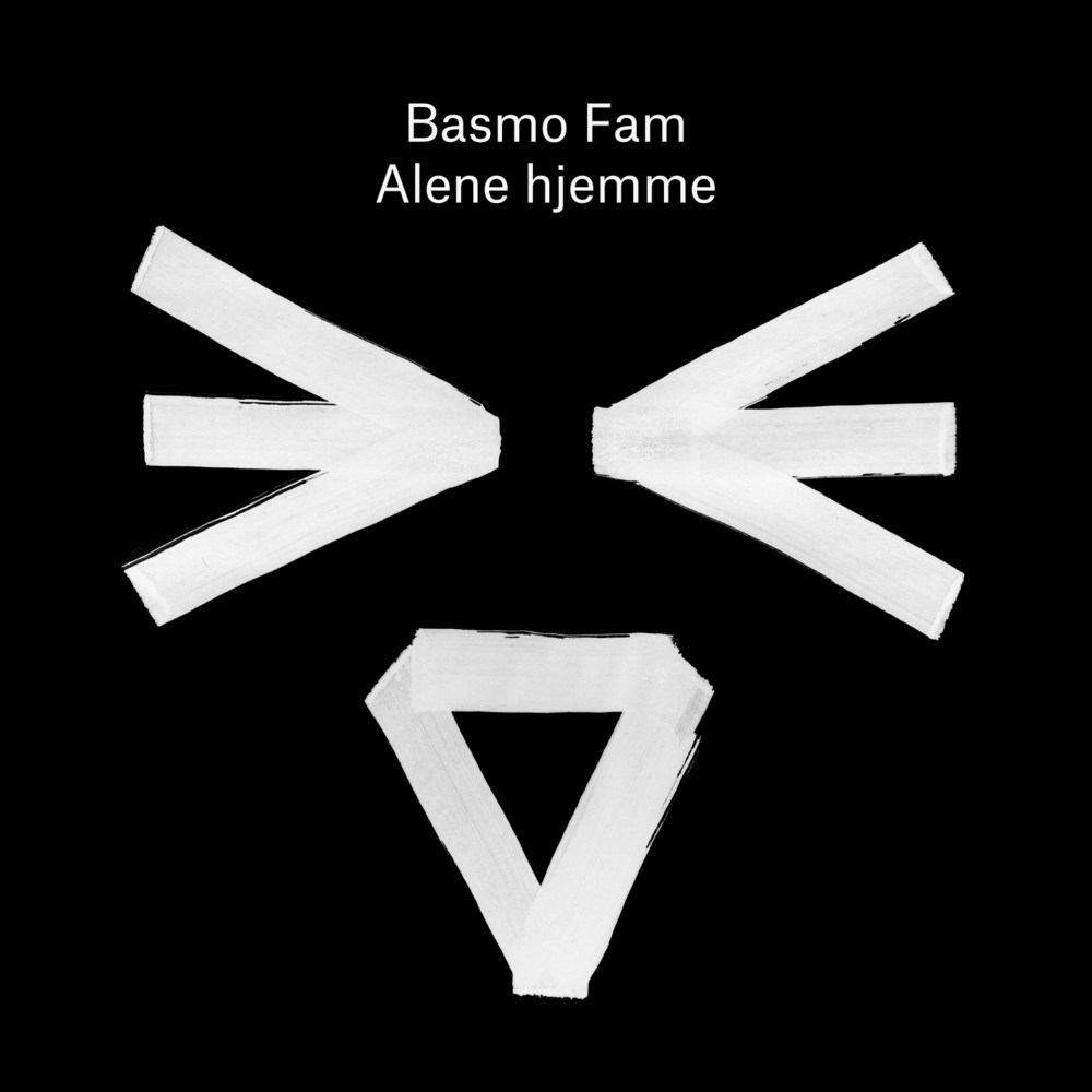 Alene hjemme by Linni