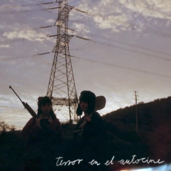 ​no queda nada sobre los escombros salvo las partes rotas de mi cuerpo que dejare aqui by ​mitimitis
