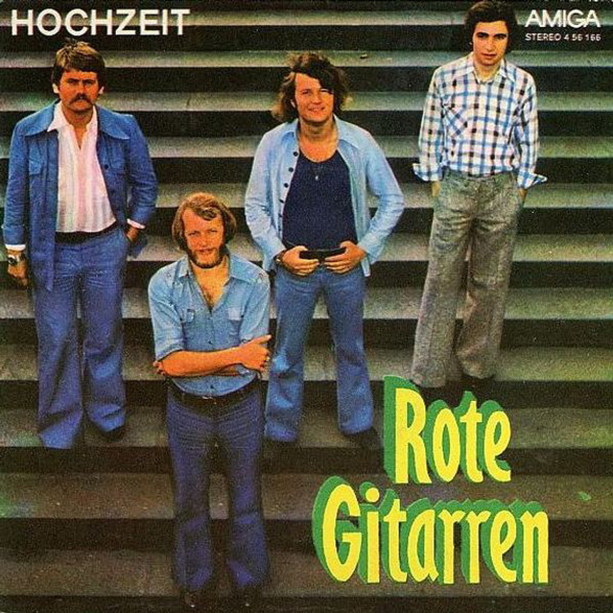 Album cover art for "Hochzeit" by Czerwone Gitary