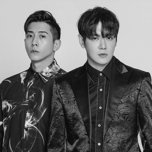 Cover image for Fly To The Sky (플라이 투 더 스카이)
