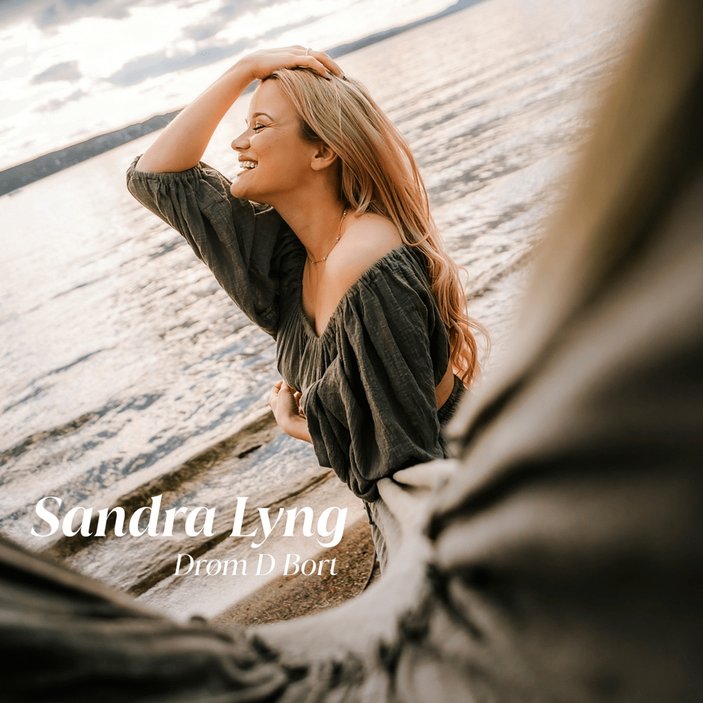 Album cover art for "Drøm d bort" by Sandra Lyng