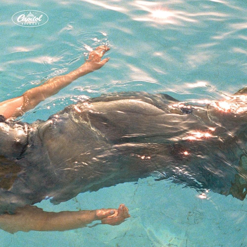 Album cover art for "Juokse beibi juokse" by Anna Puu