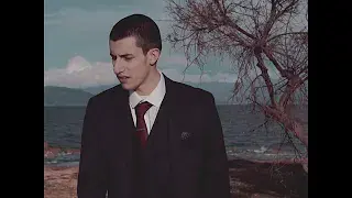 Album cover art for "Η Σειρήνα Φιλούσε Υπέροχα (I Seirina Filouse Yperoxa)" by Wednesday Night Cypher