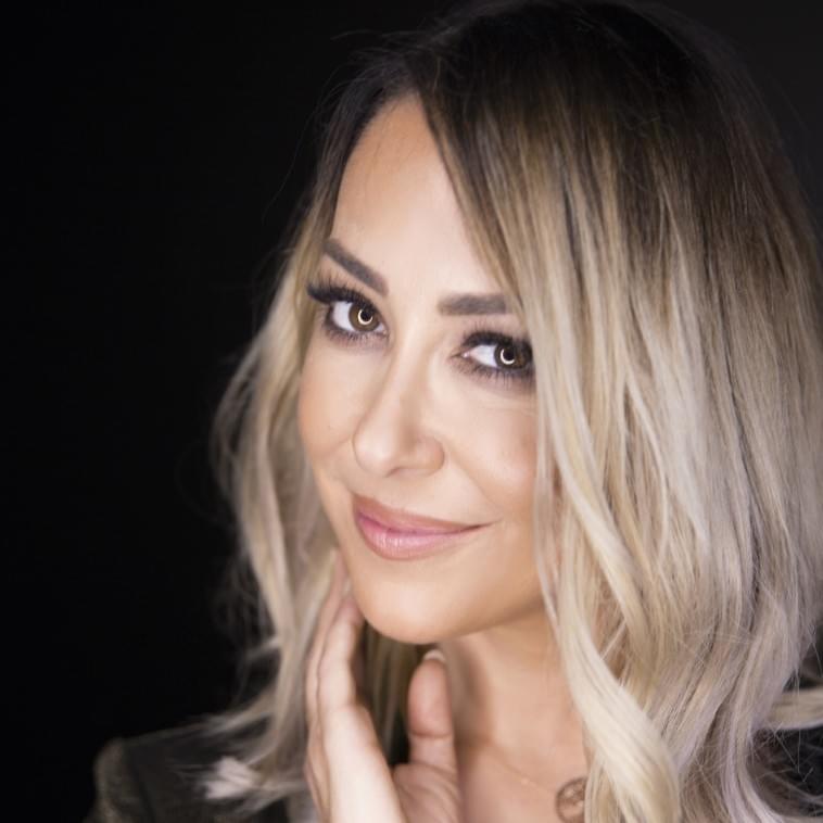 Cover image for Melina Aslanidou