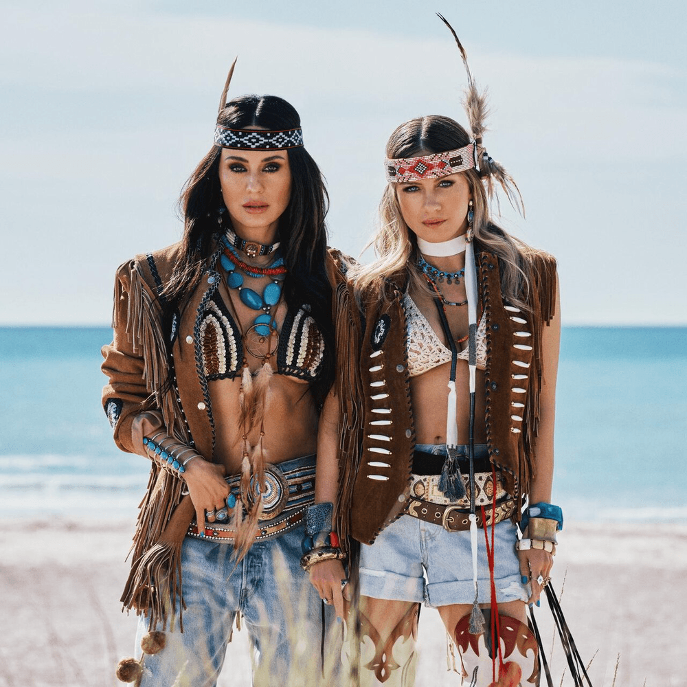 Album cover art for "Mare Caos" by Paola & Chiara