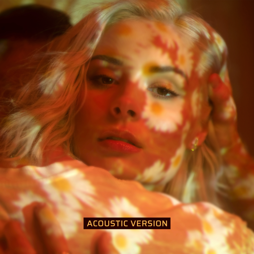 Album cover art for "Summer Fling (Acoustic Version)" by Nina Nesbitt