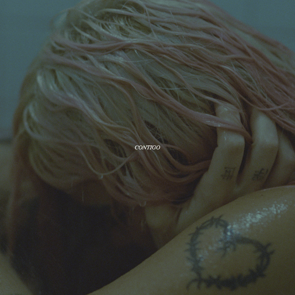 Album cover art for "CONTIGO" by Bravo Hits
