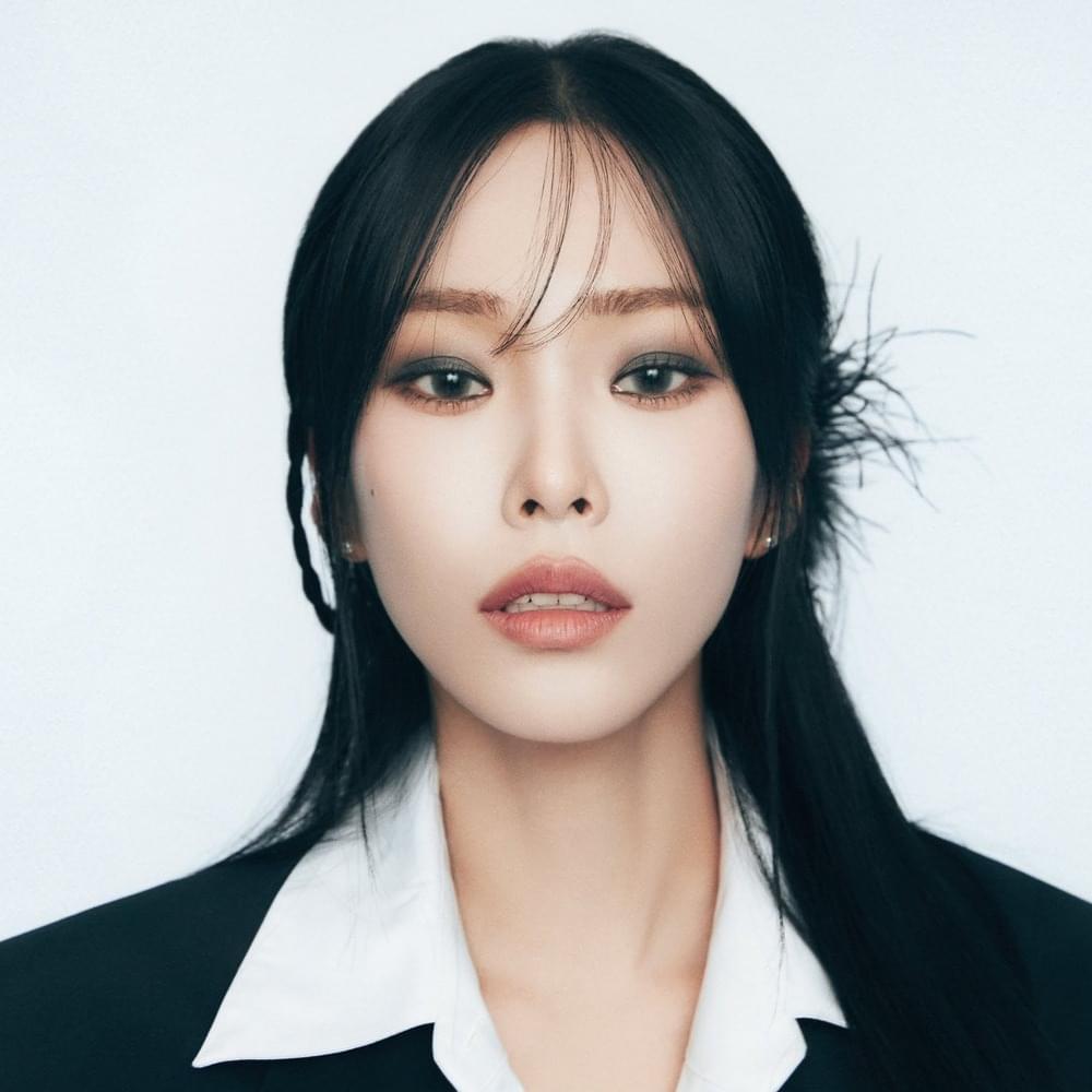 Photo of HEIZE (헤이즈)