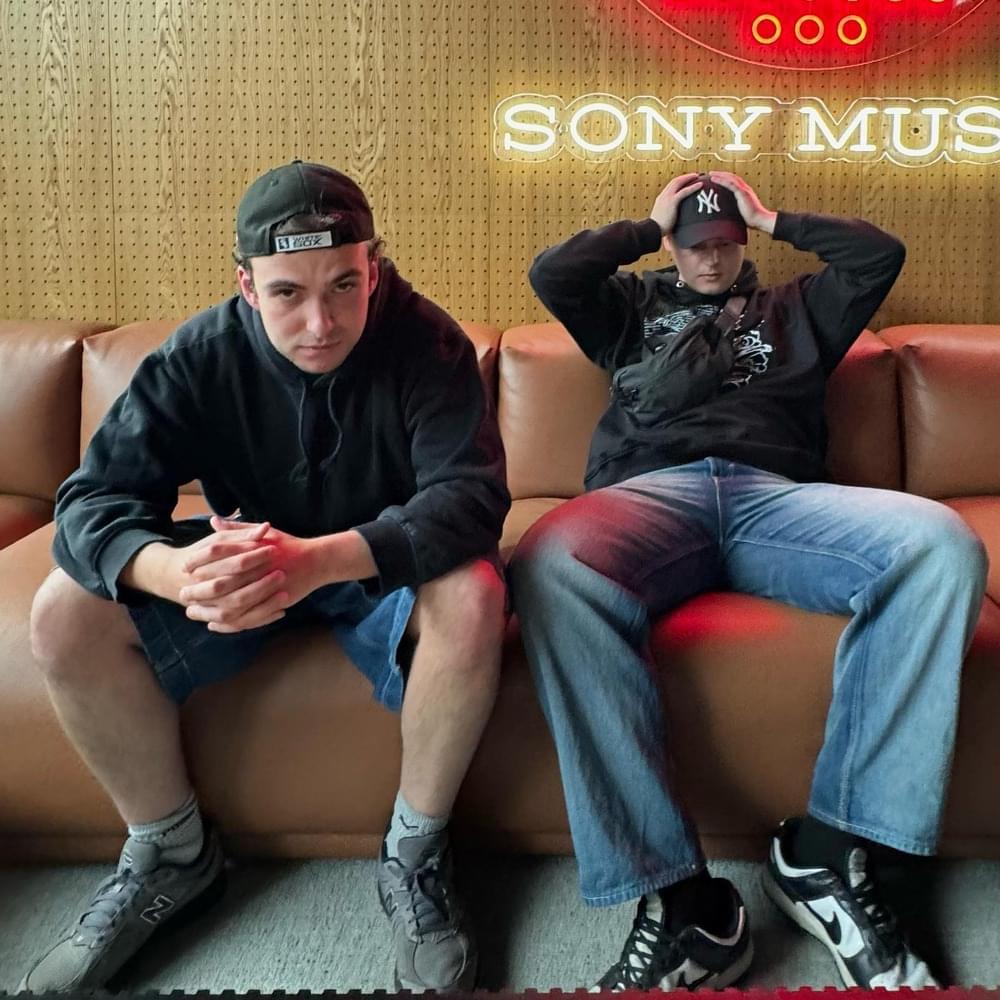 Photo of 3BRAT/BRUNO