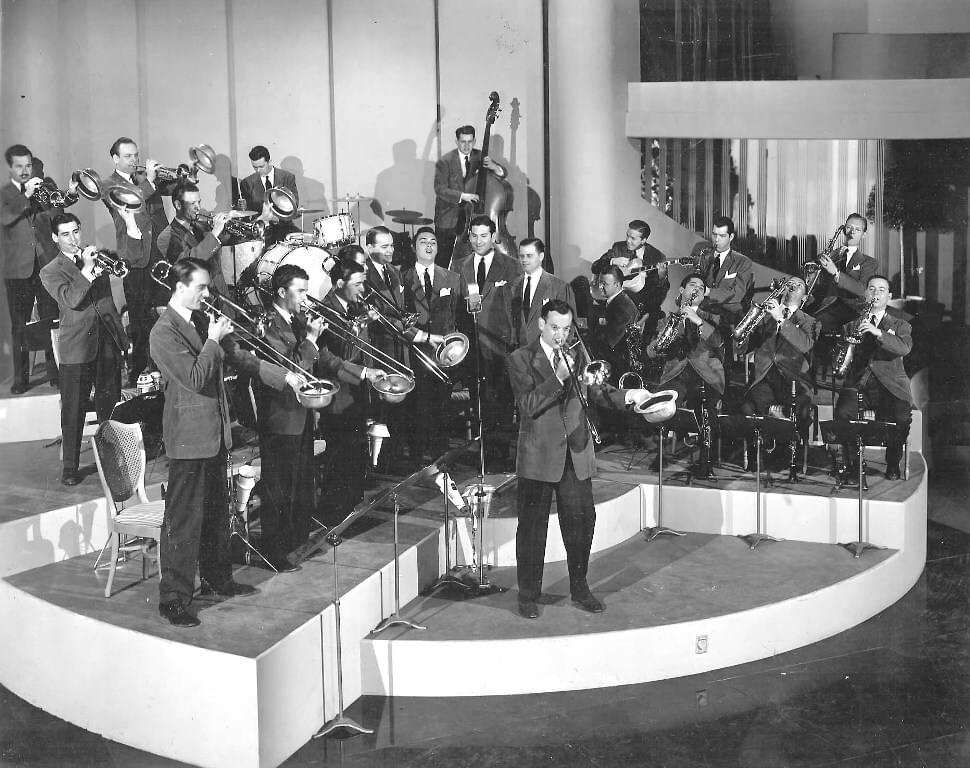 Photo of Glenn Miller and His Orchestra