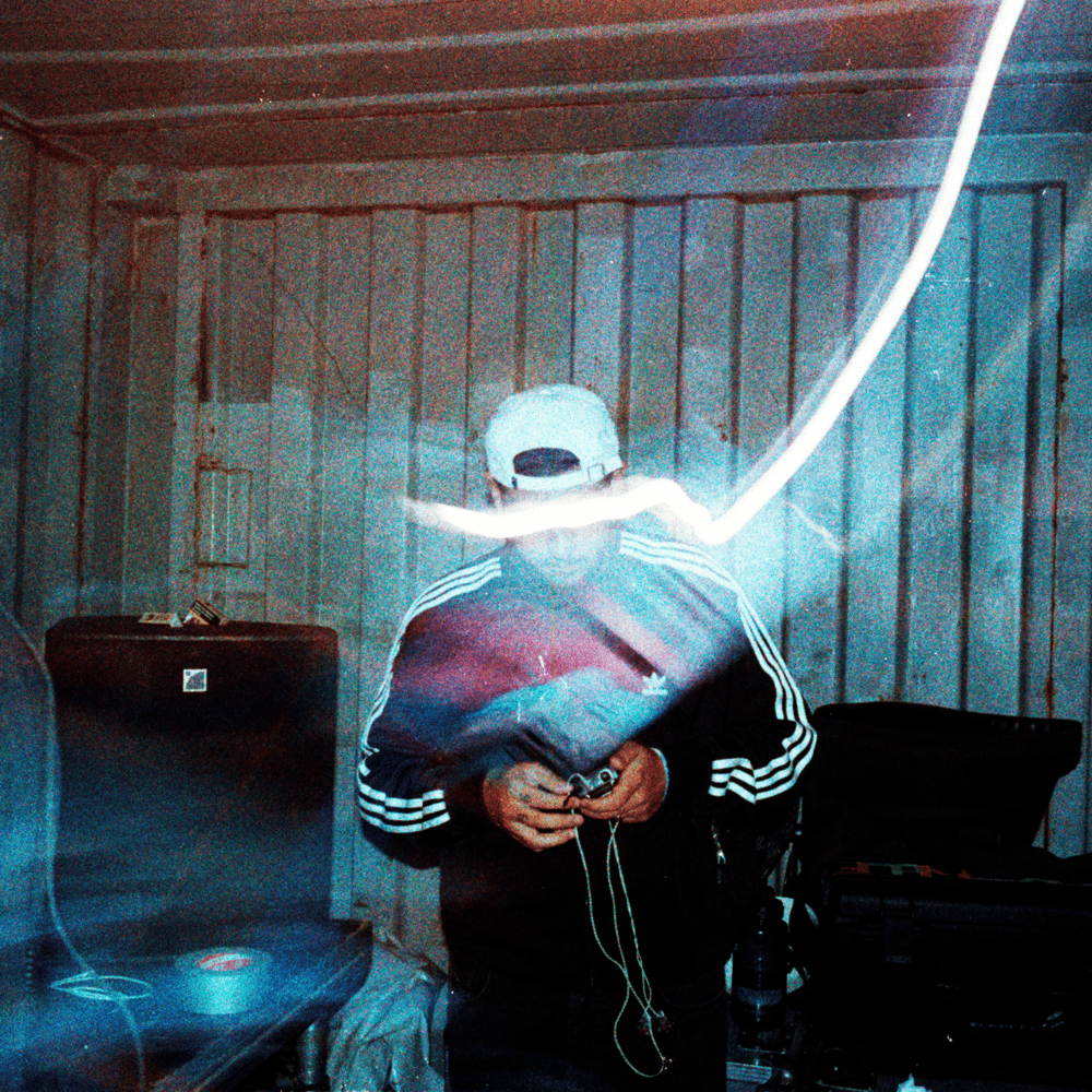 Album cover art for "KOMM VON DA" by Tom Hengst