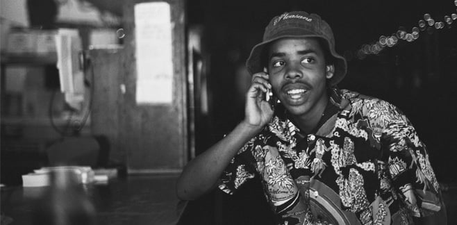 Album cover art for "Earl Sweatshirt - I Don’t Like Shit, I Don’t Go Outside (Análise)" by Genius Brasil