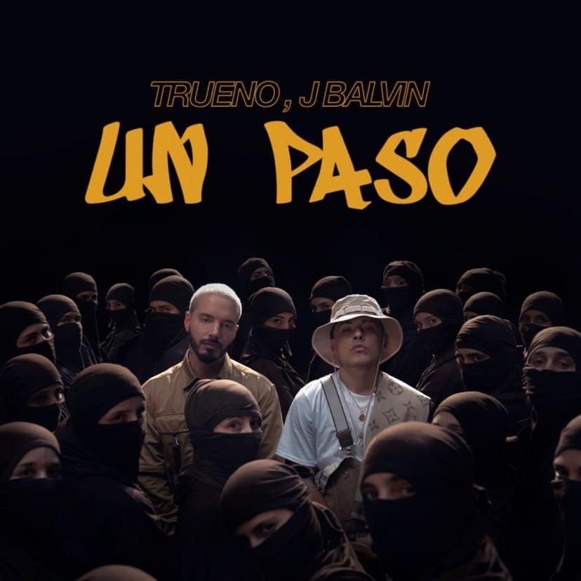 Album cover art for "UN PASO" by Trueno