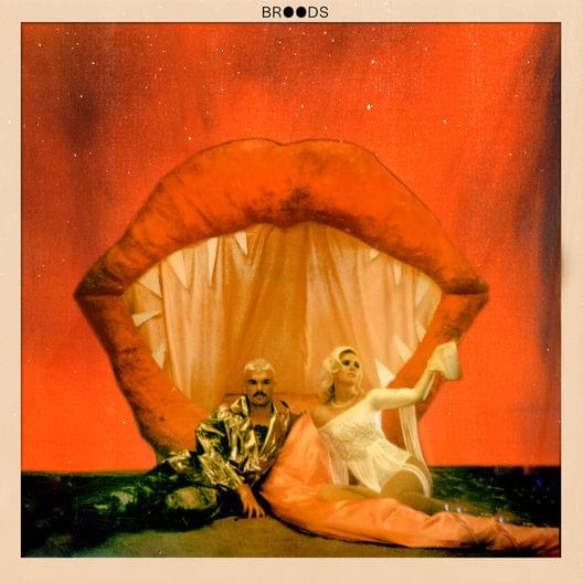 Album cover art for "Everything Goes (Wow)" by BROODS