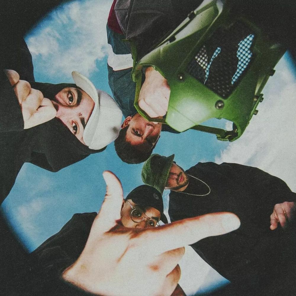Album cover art for "HORAS EXTRAS" by Veeyam, Urbanse & Kamada