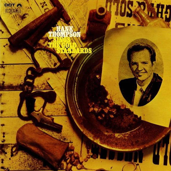 Cover image for Sings the Gold Standards