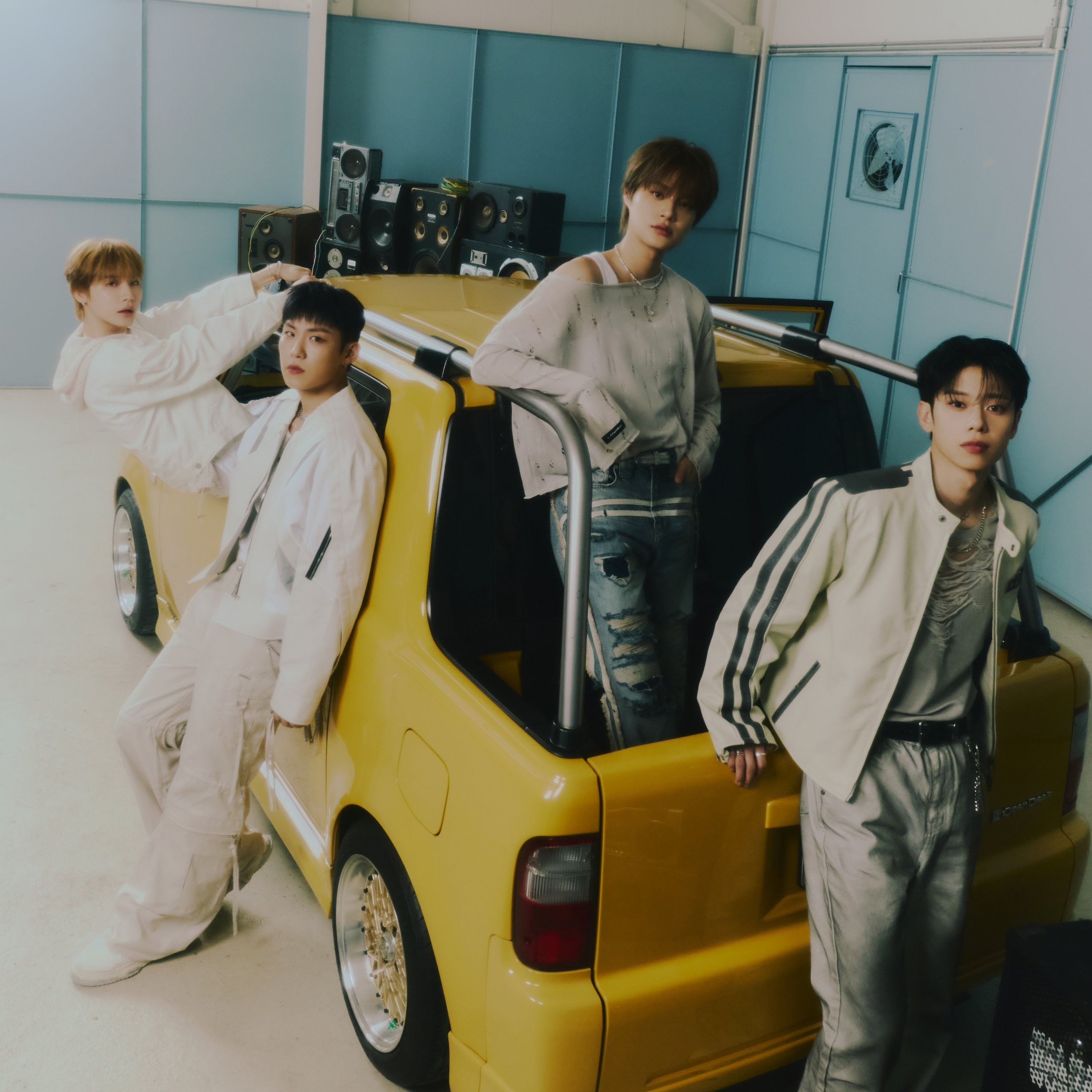 Cover image for AB6IX (에이비식스)