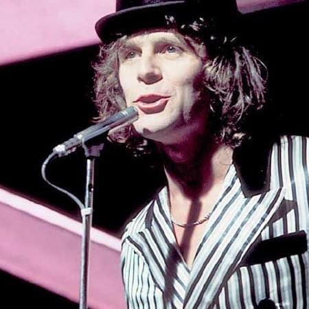 Paul Nicholas Profile Picture Photo of Paul Nicholas