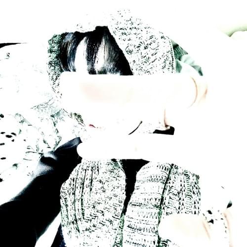 Album cover art for "​​ca devient bizarre" by Yora (FRA)