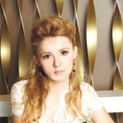 Nikki Webster Profile Picture Photo of Nikki Webster