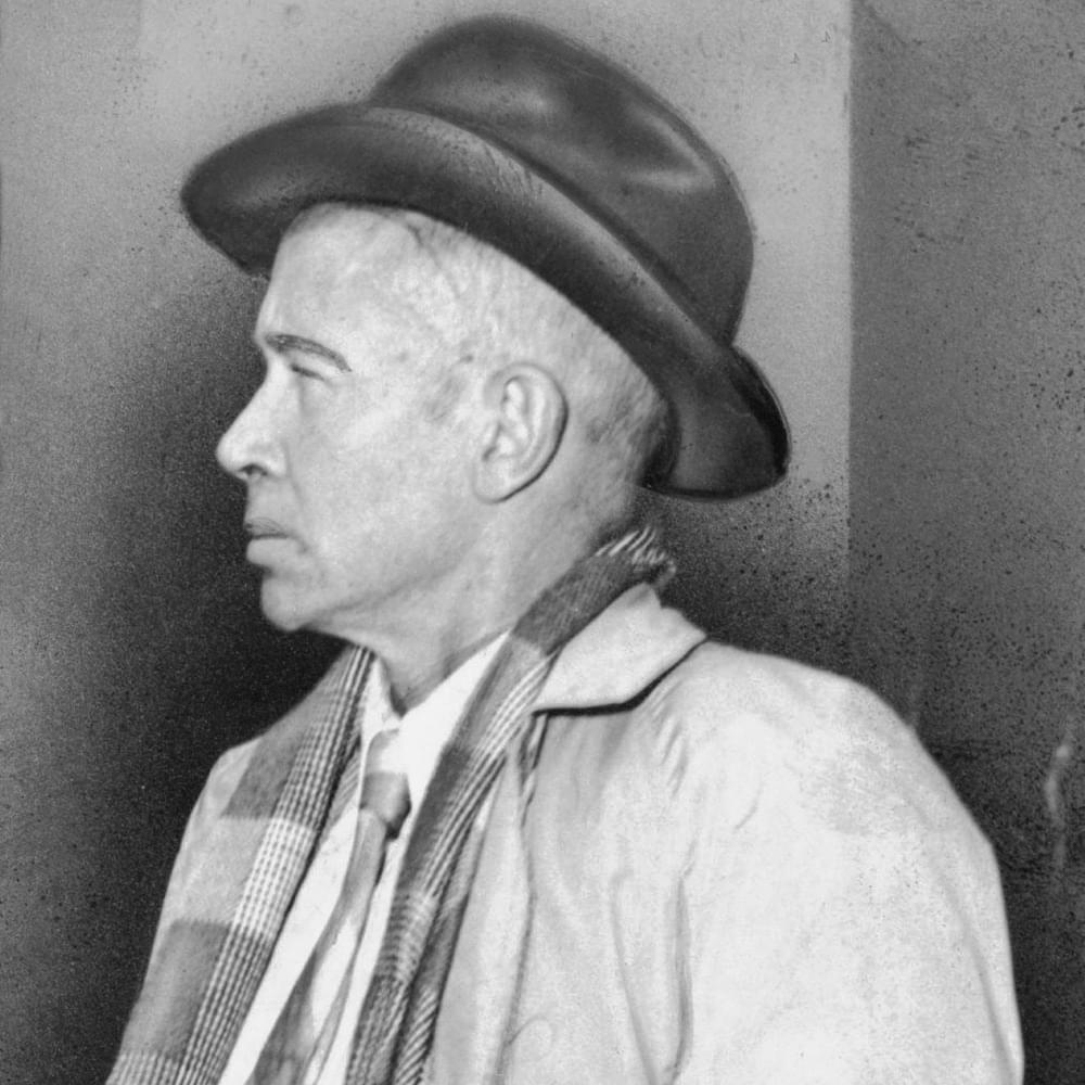 Cover image for e. e. cummings