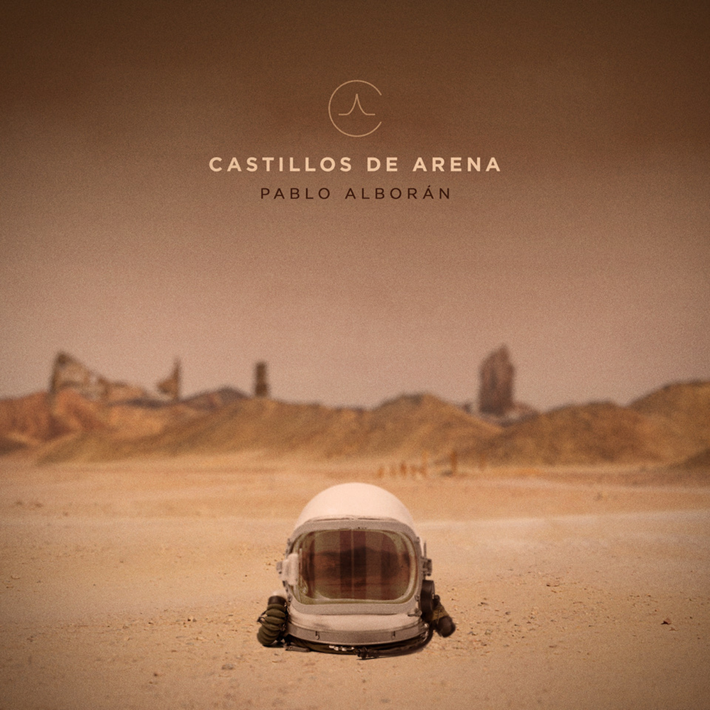 Album cover art for "Castillos de arena" by Pablo Alborán