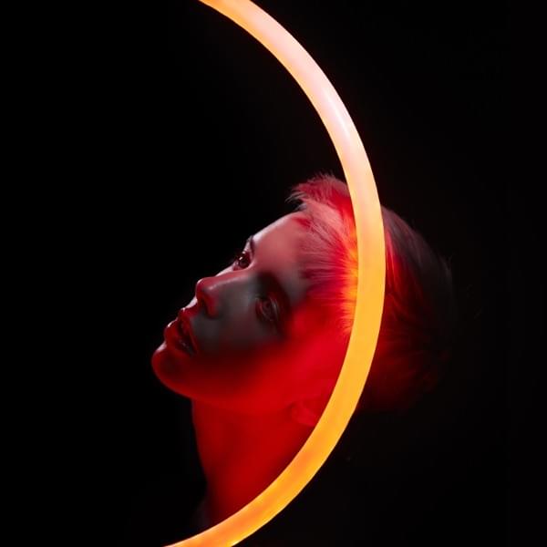 Album cover art for "Hengitä" by Tuure Boelius