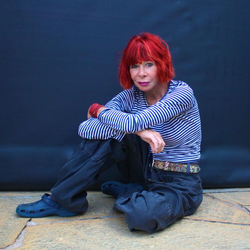 Album cover art for "Tô Um Lixo" by Rita Lee