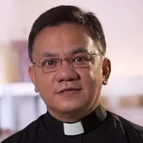 Photo of Fr. Arnel Aquino SJ