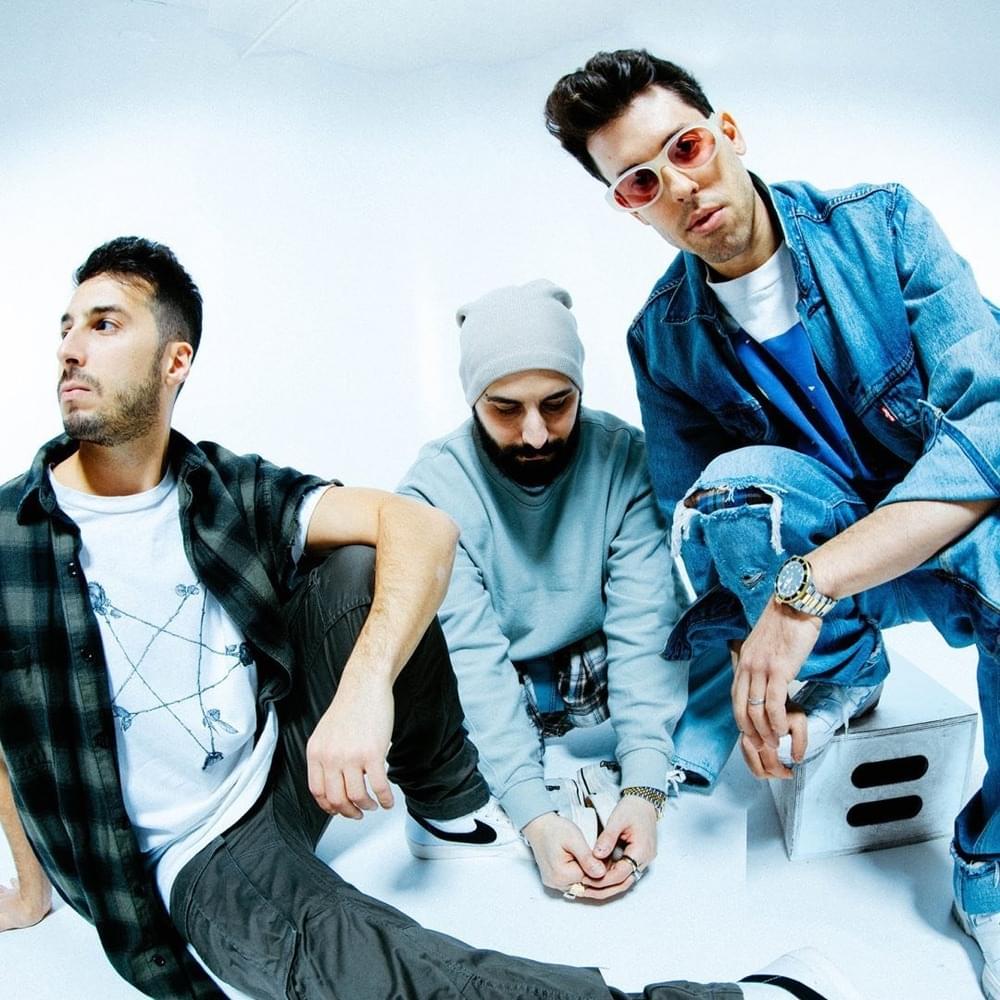 Photo of Cash Cash