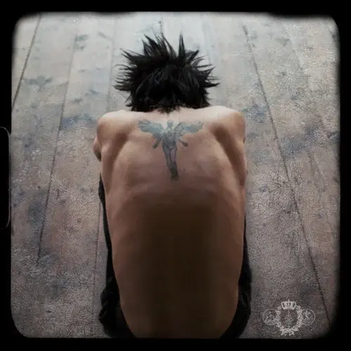 Album cover art for "Broken" by Palaye Royale