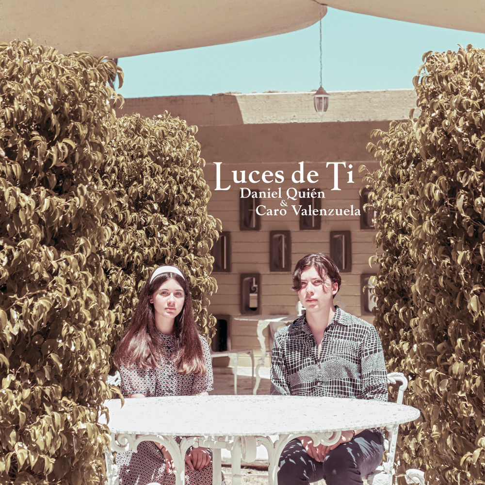 Album cover art for "Luces De Ti" by Daniel Quién & Caro Valenzuela