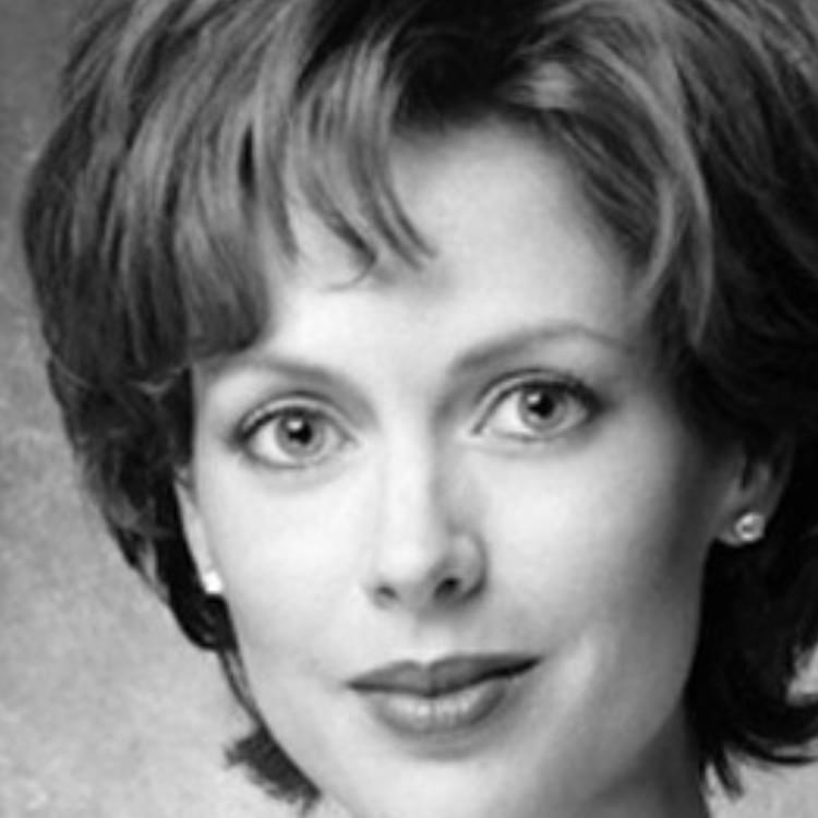 Photo of Stacey Logan