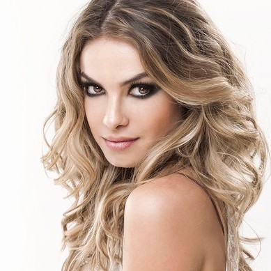 Lua Blanco Profile Picture Photo of Lua Blanco
