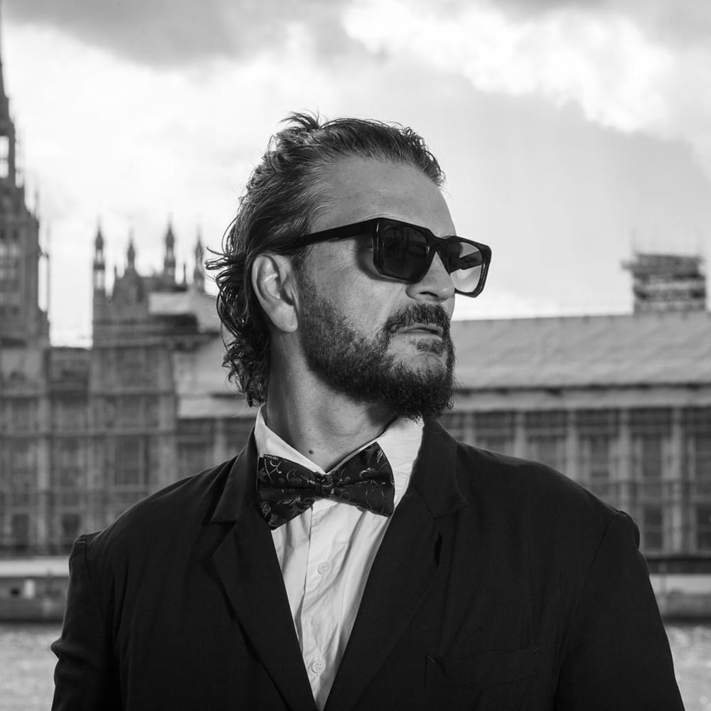 Cover image for Ricardo Arjona