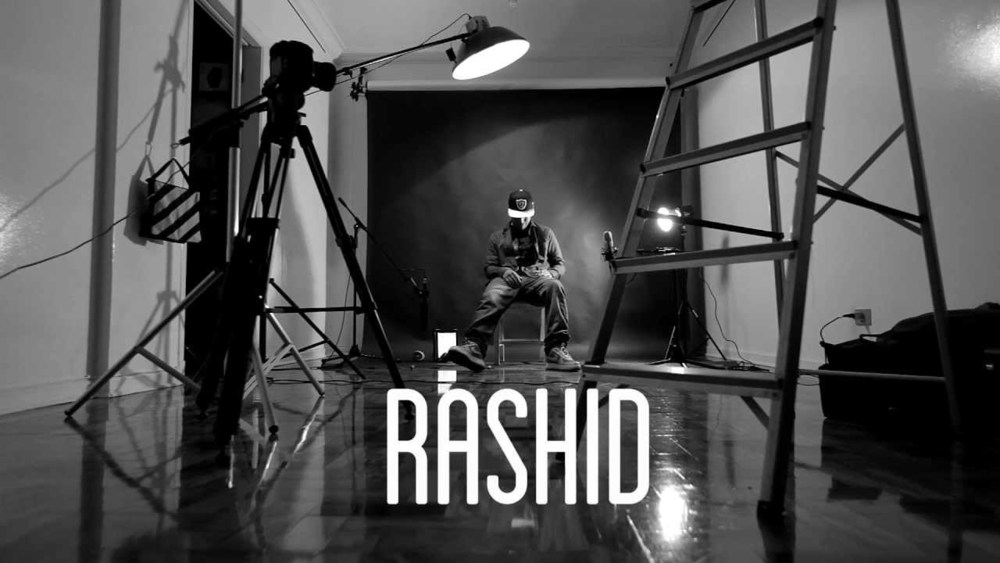 Album cover art for "Em Alguma Esquina" by Rashid