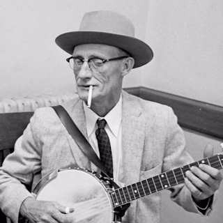 Photo of Roscoe Holcomb