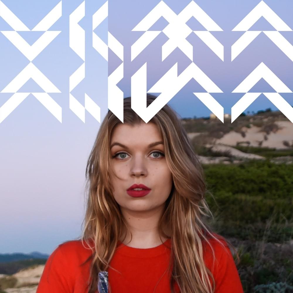 Album cover art for "Särkymisen arvoinen" by Vilma Alina
