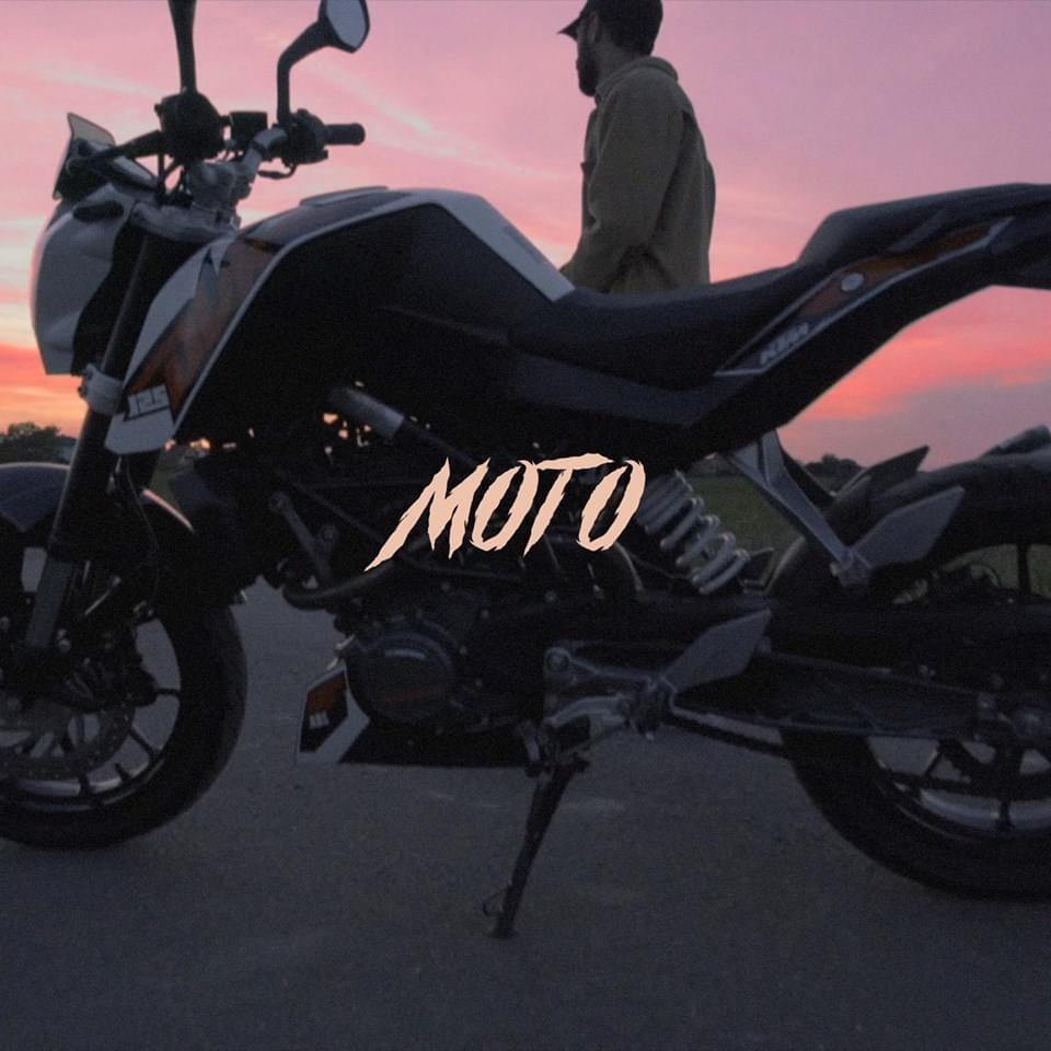Album cover art for "Moto" by Hotel Paradisio