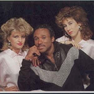 Photo of Phil Fearon & Galaxy