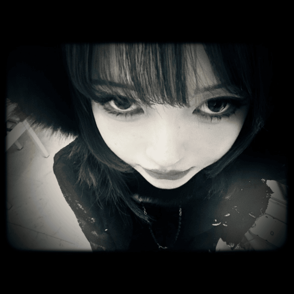 vampire by Lilniina
