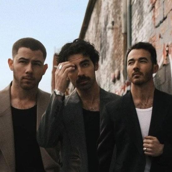 Cover image for Jonas Brothers