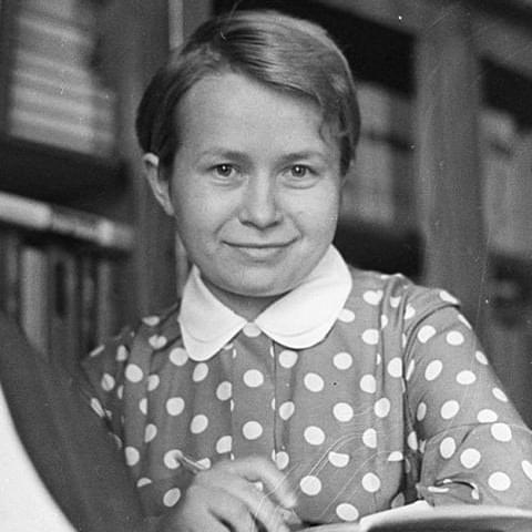 Cover image for Александра Пахмутова (Alexandra Pakhmutova)