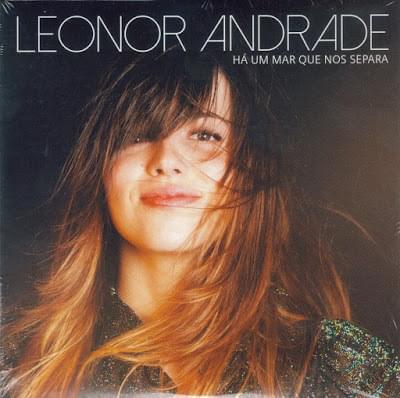 Album cover art for "Há um mar que nos separa" by Leonor Andrade