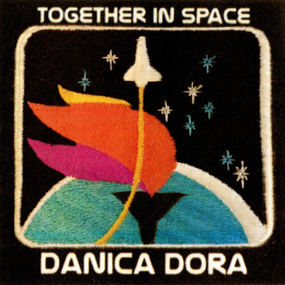Album cover art for "I Don’t Wanna Leave Ya" by Danica Dora